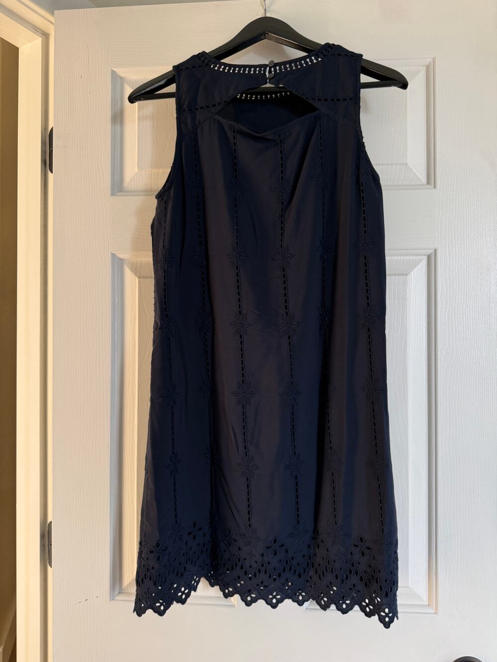 LOFT Navy Eyelet Dress XS Sleeveless Scalloped Hem Cotton Shift Dress